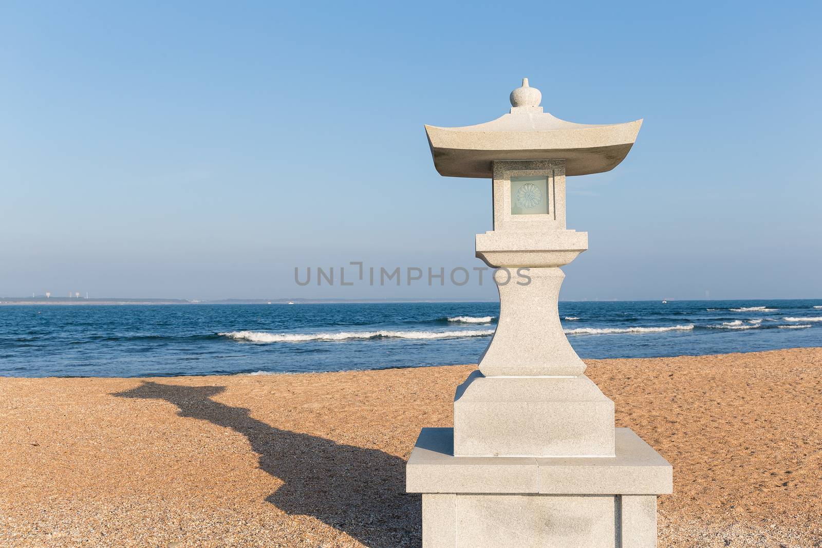 White stone lantern by leungchopan