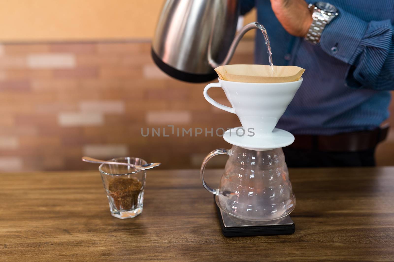 Hand drip coffee by leungchopan