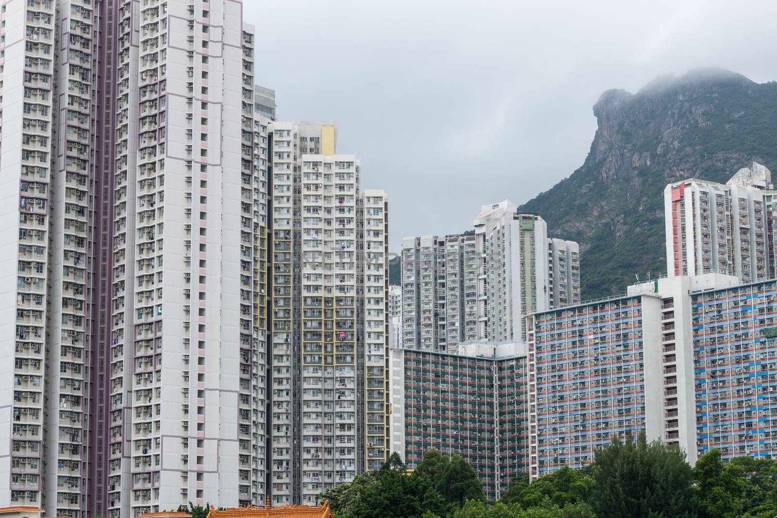 Hong Kong cityscape by leungchopan