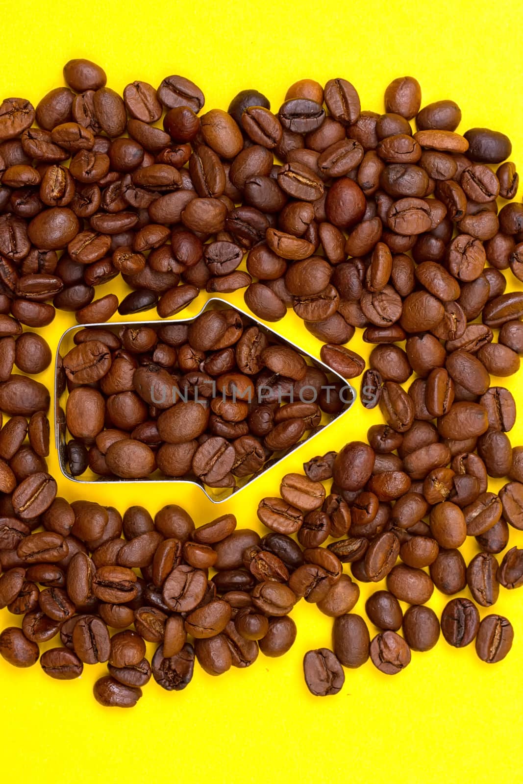 Right arrow of coffee beans by victosha