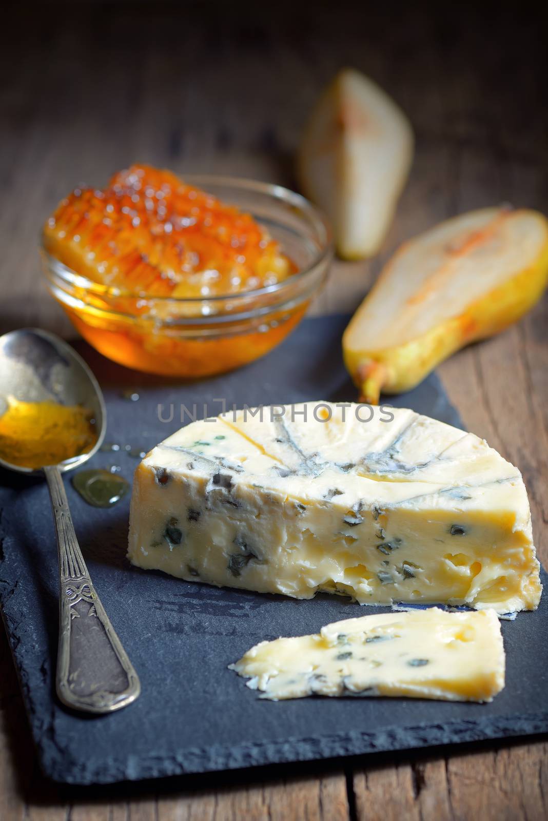Blue Cheese and honey by mady70