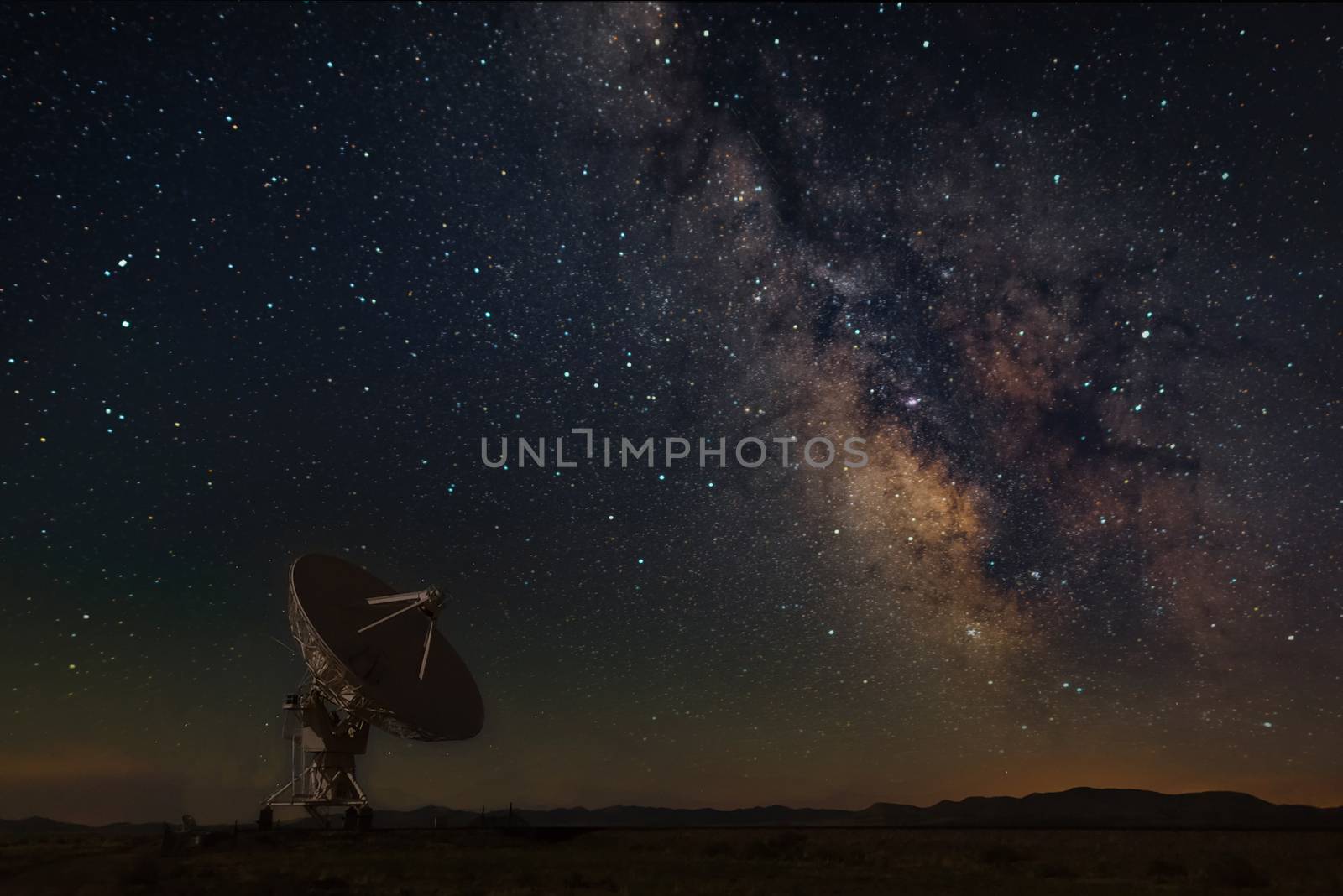 Very Large Array with Milky Way at New Mexico.