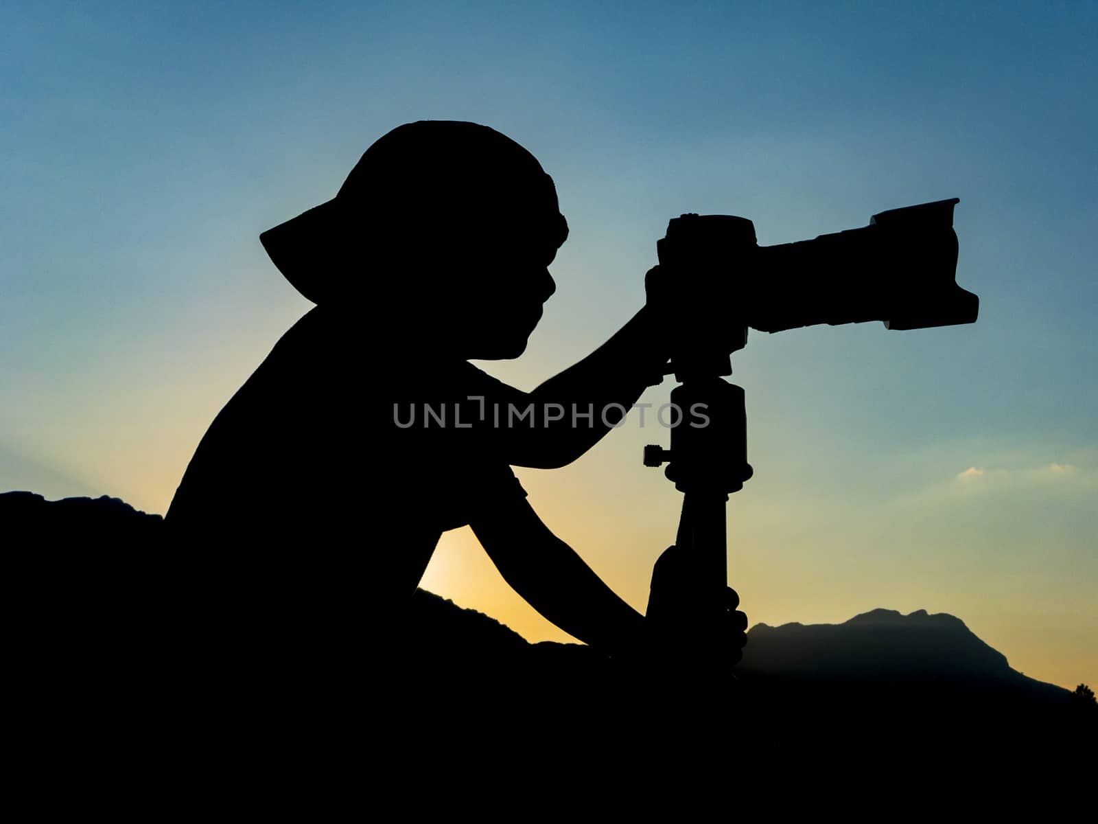 cute little silhouette of the photographer by crazymedia007