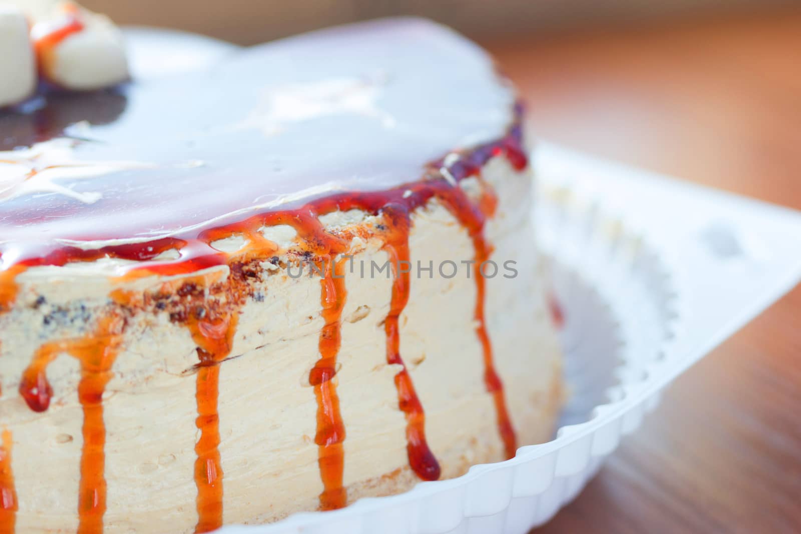 caramel topping on the cake by liwei12