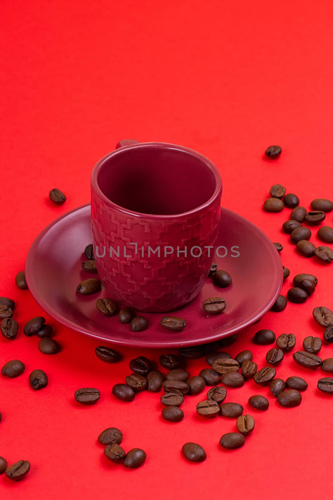 Empty coffee cup and coffee beans by victosha