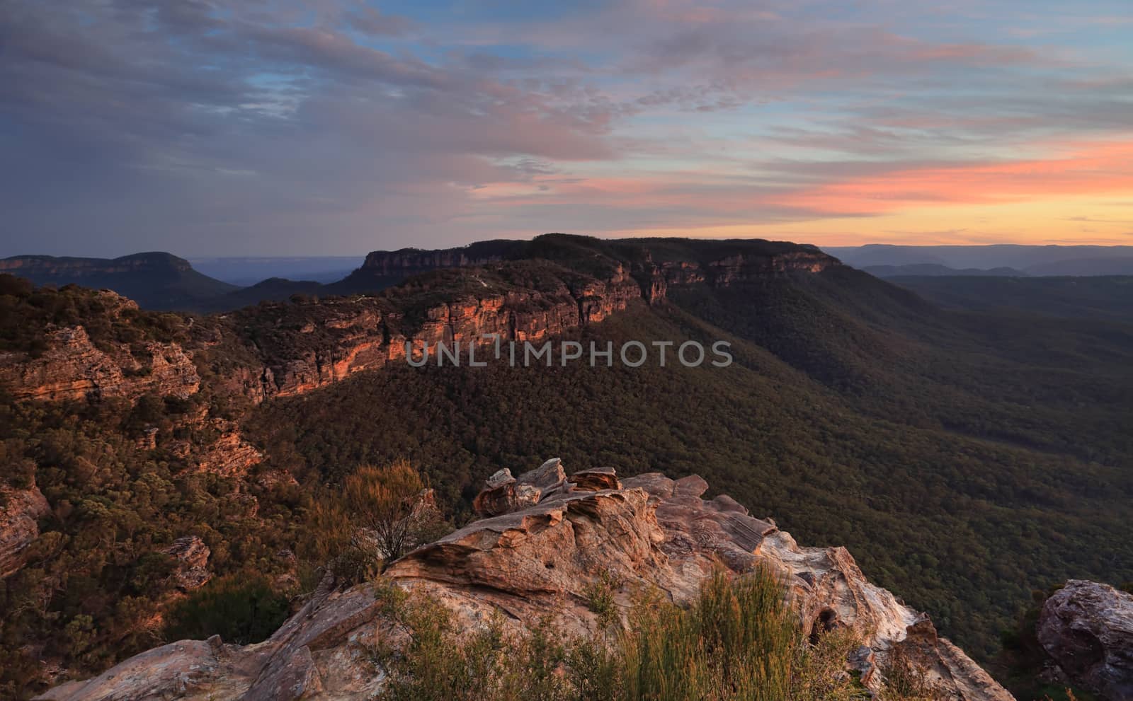 Magnificent sunset over Narrorneck Plateau and part of the Megalong Valley which lies in the Blue Mountains of Australia just west of Sydney
