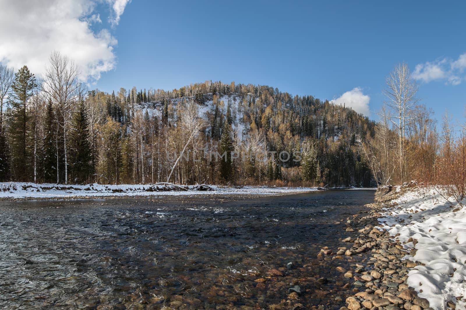 "Verhnjaja Ters"river in Western Siberia in the pre-winter period