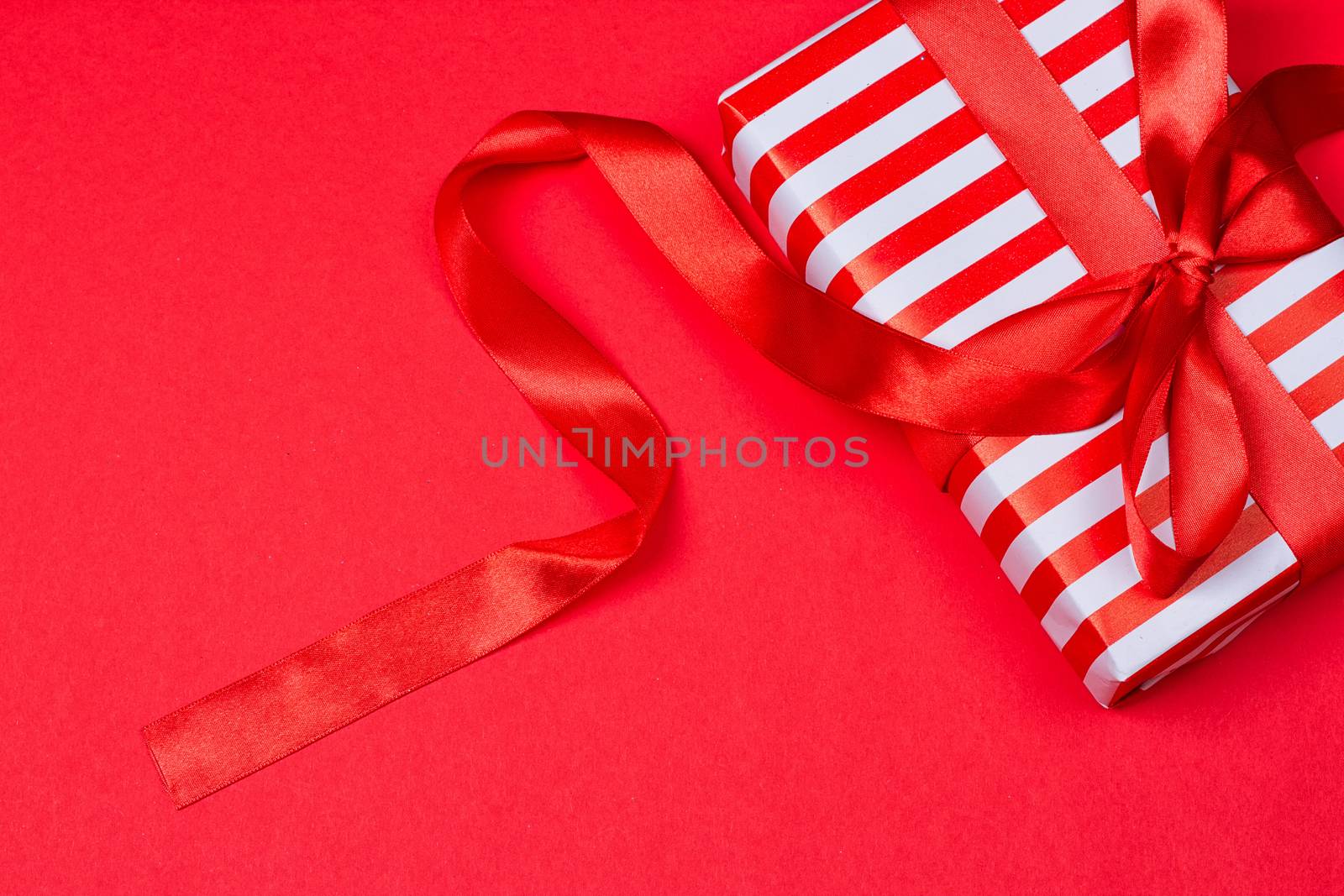 gift with red bow by victosha