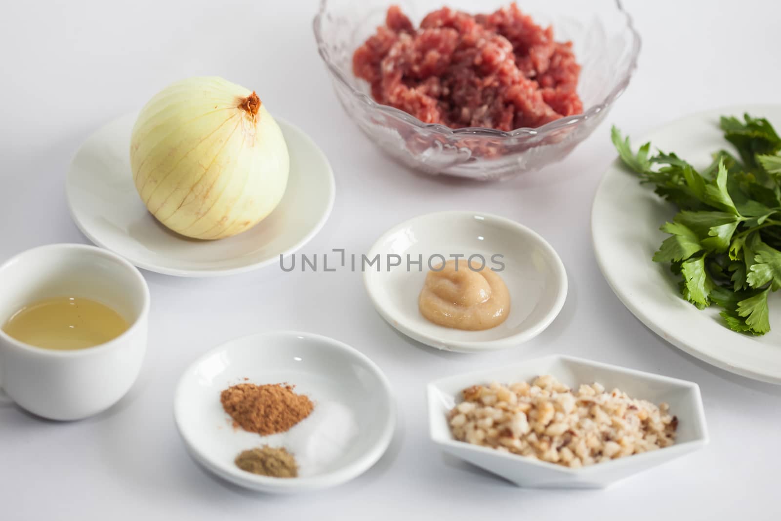Step by step Levantine cuisine kibbeh preparation : Ingredients to prepare kibbeh filling mix