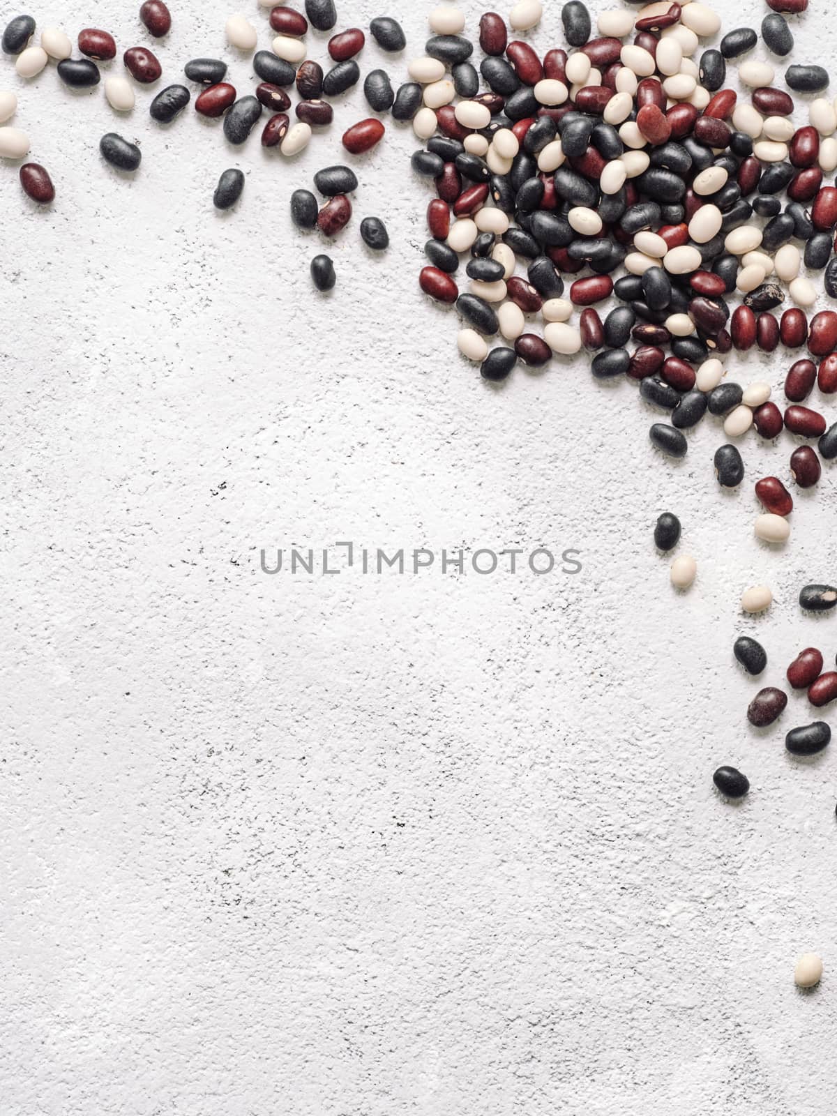 Top view of raw mixed beans with copyspace by fascinadora