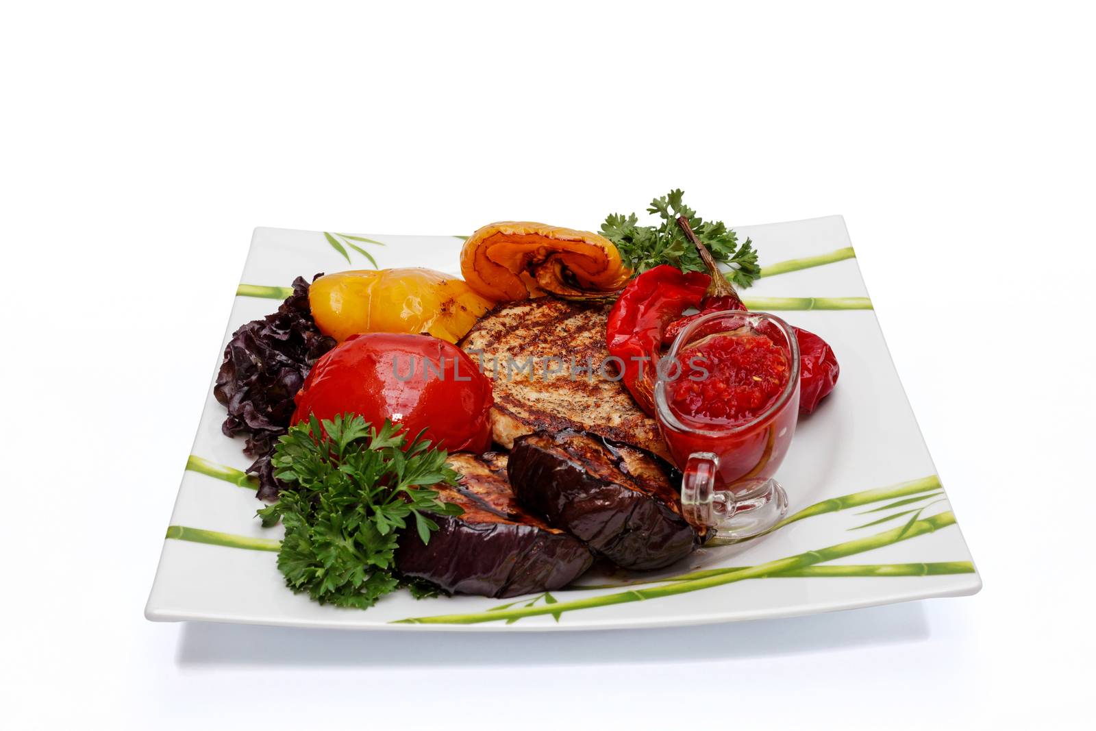 Ready-to-eat steak with baked vegetables by fogen