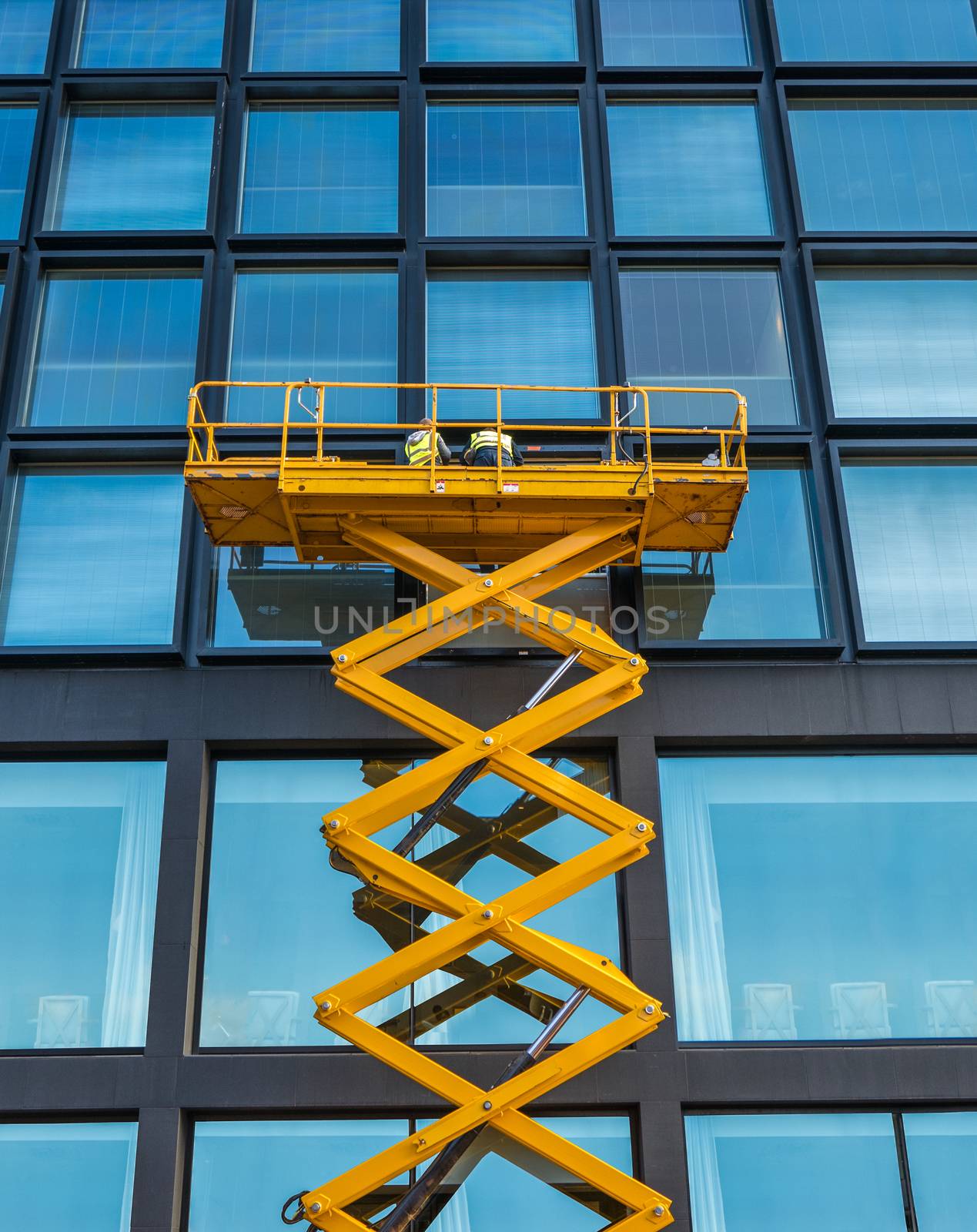 Scissor Lift Office Block by mrdoomits