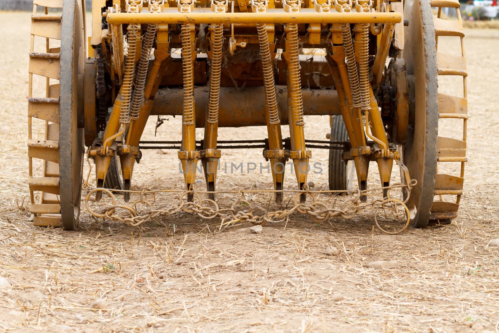 View of the back of an old tractors, vehicle suspension, agricultural, rural life