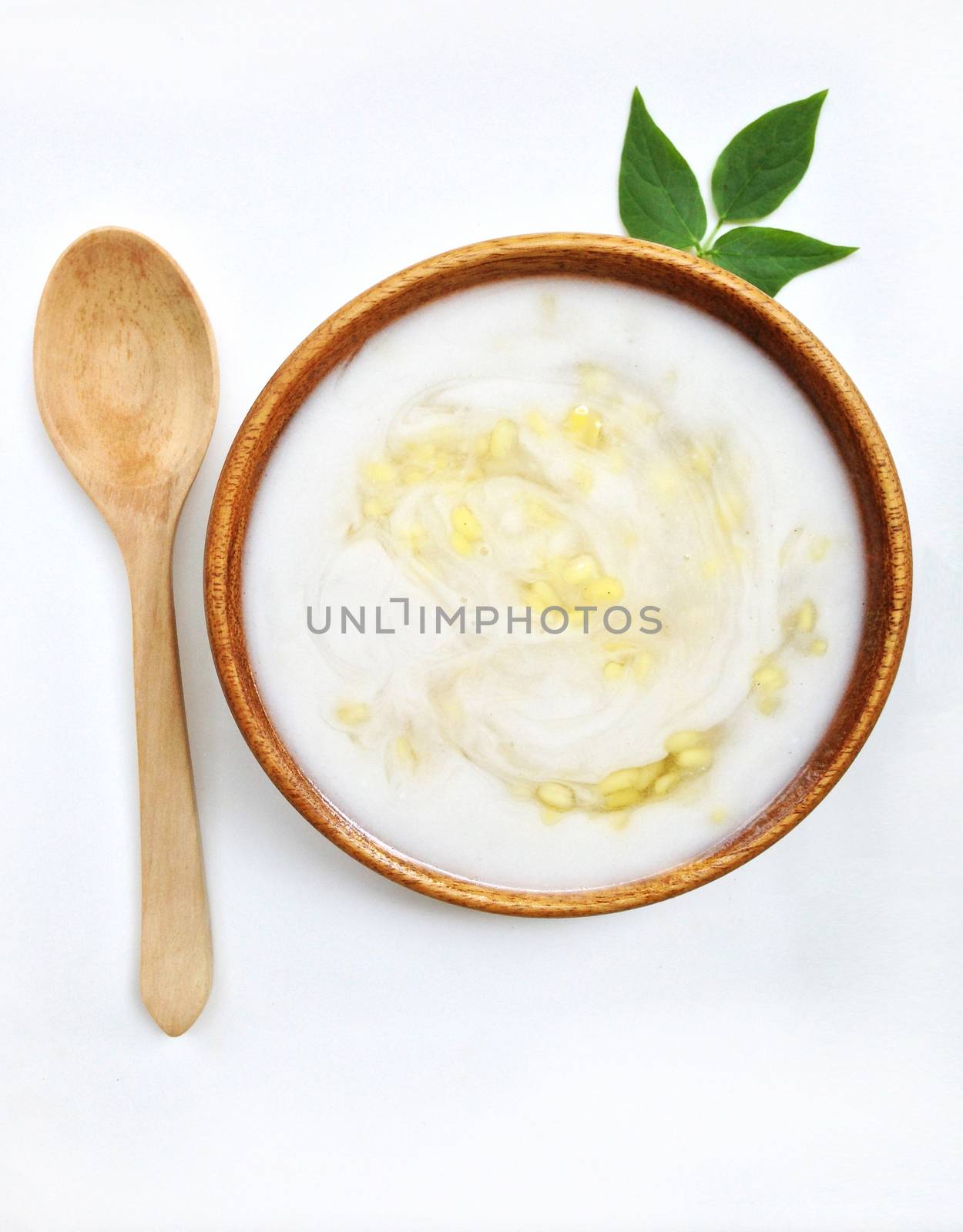 Steamed Mung Bean with Coconut Cream Topping Dessert