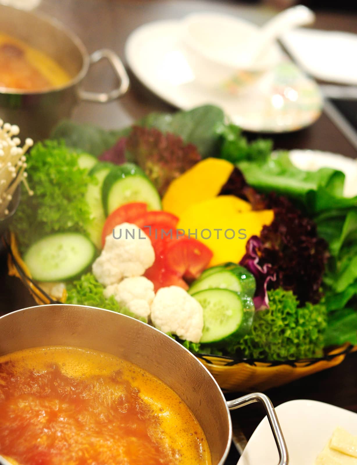 Dishes prepared with vegetable hot pot