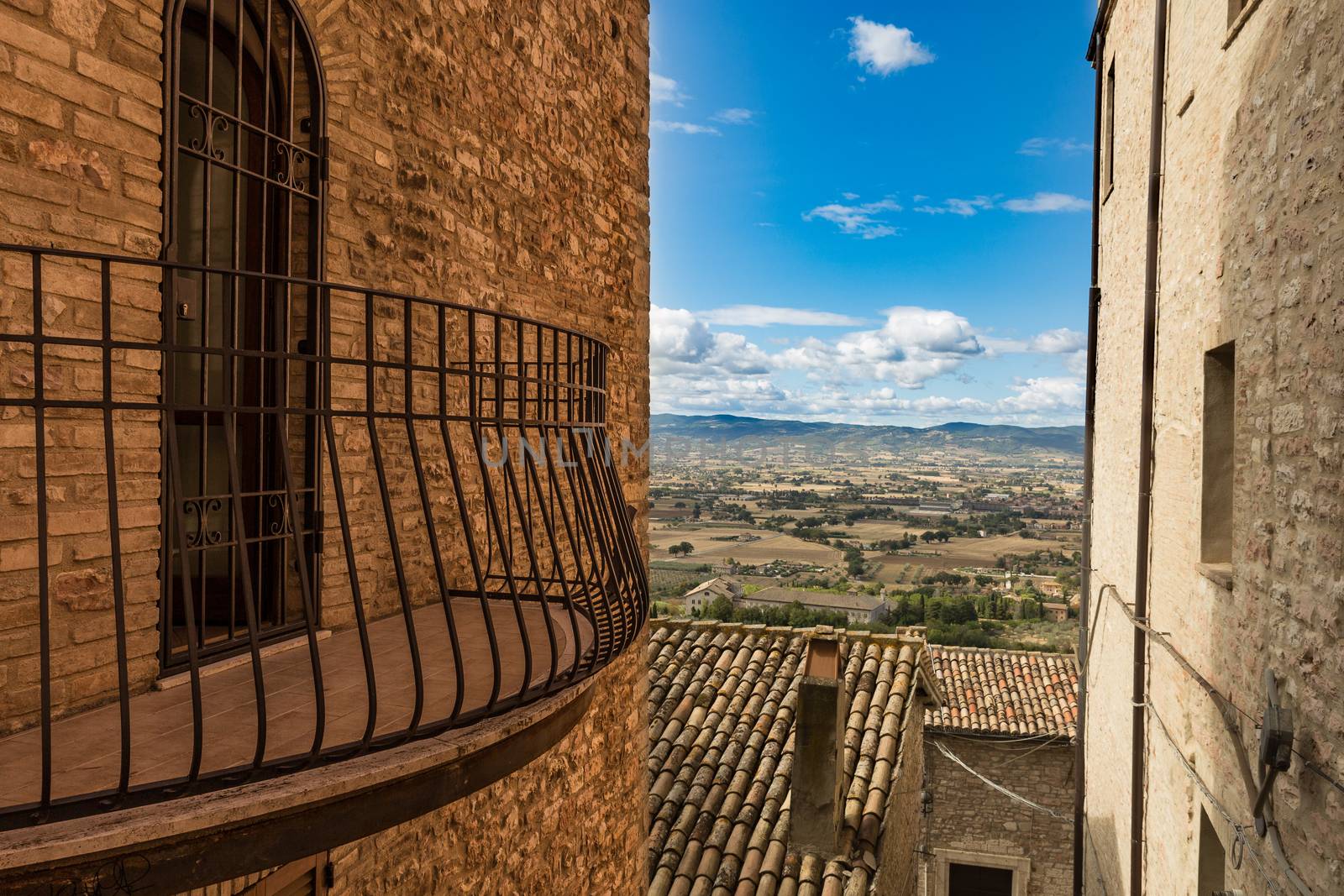 view of the wonderful countryside of Assisi from its streets