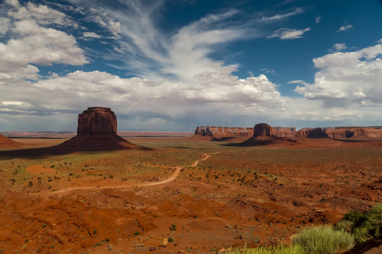 Monument Valley by asafaric