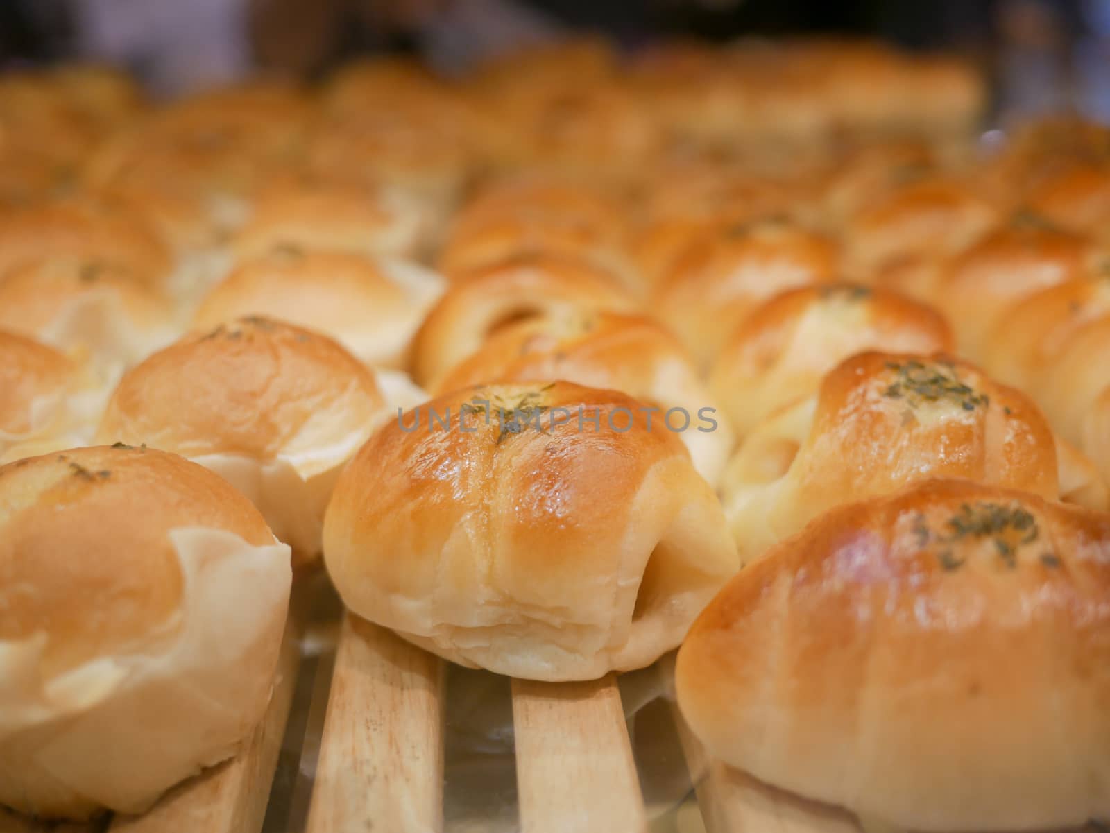 bread on shelf by antpkr