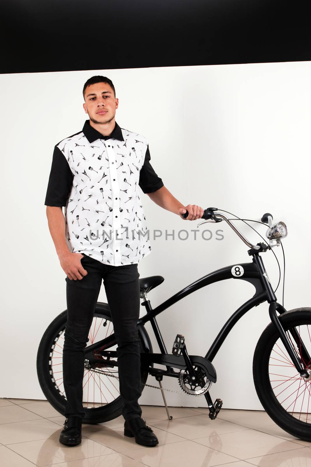 Retro style teenager with bike by membio