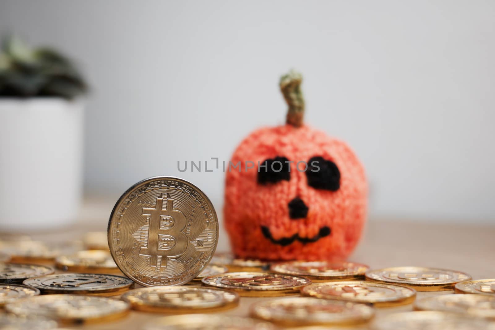 Bitcoin halloween coin by adriantoday