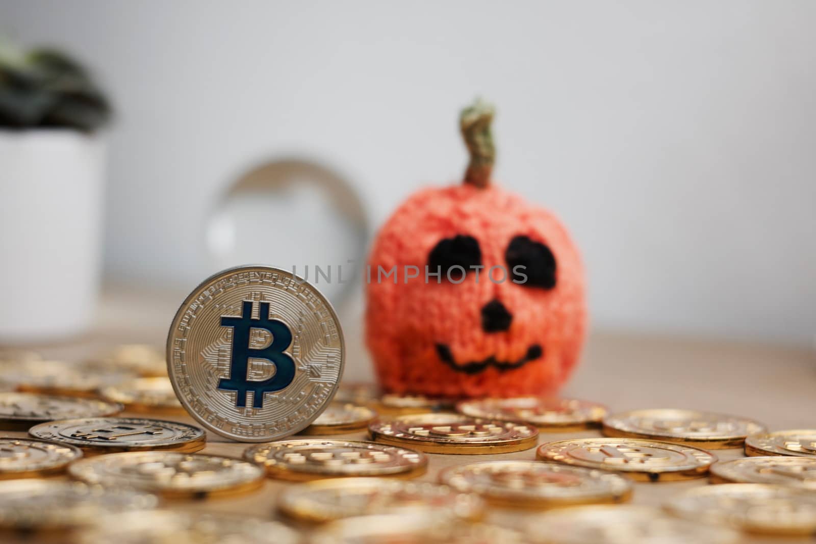 Bitcoin halloween coin by adriantoday