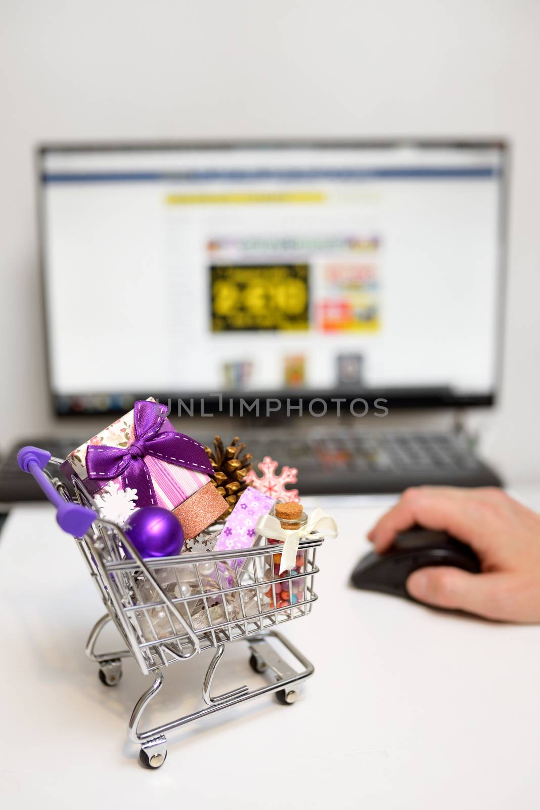 Online Christmas Shopping Cart on desk