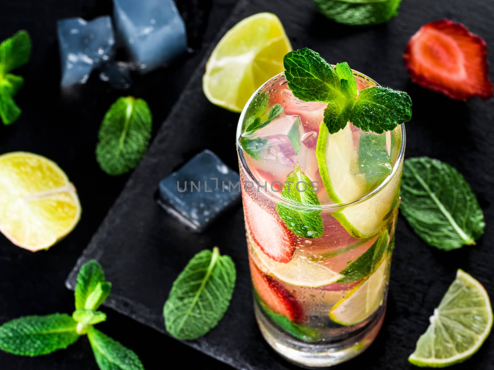 lemonade with strawberries, lime and mint by fascinadora