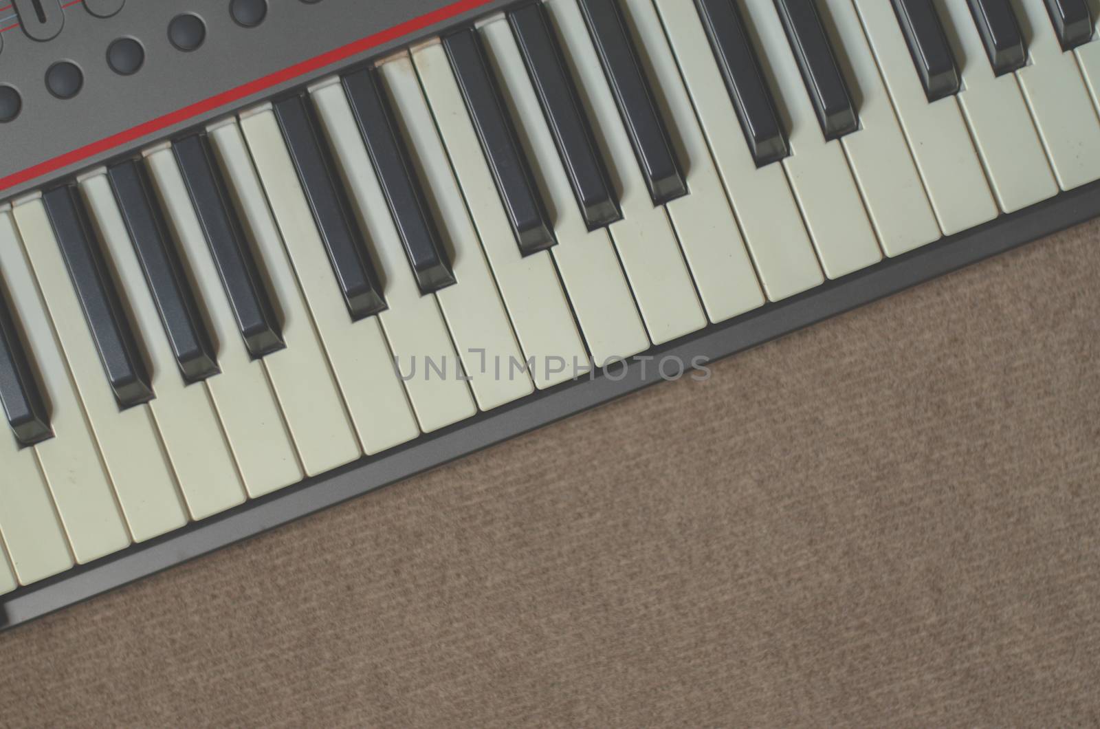 Musical Keyboards White and black close up by metal22