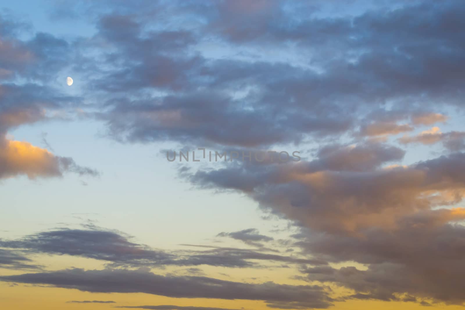 sky with purple hues, the evening traveling to a beautiful sky clouds