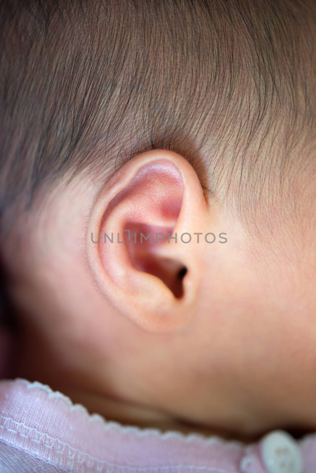 Newborn baby ear by szefei