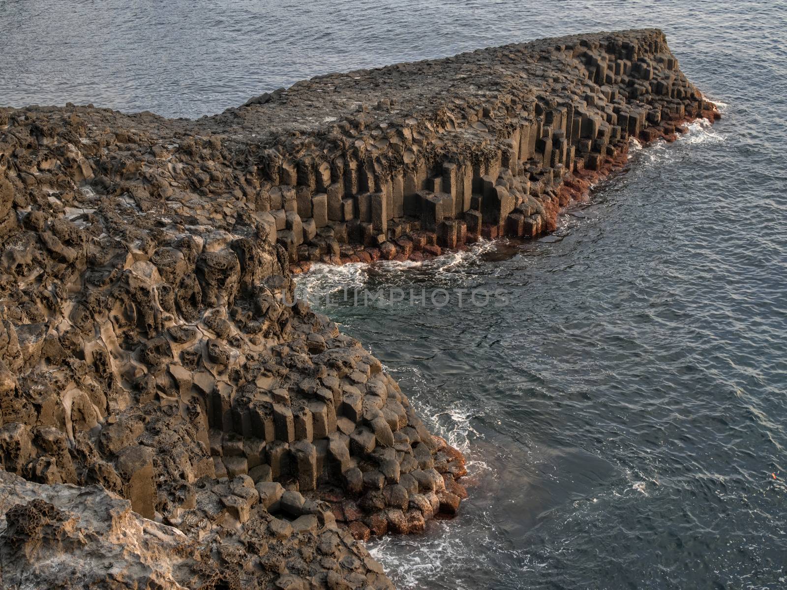 jeju daepo jusangjeoli cliff by zkruger