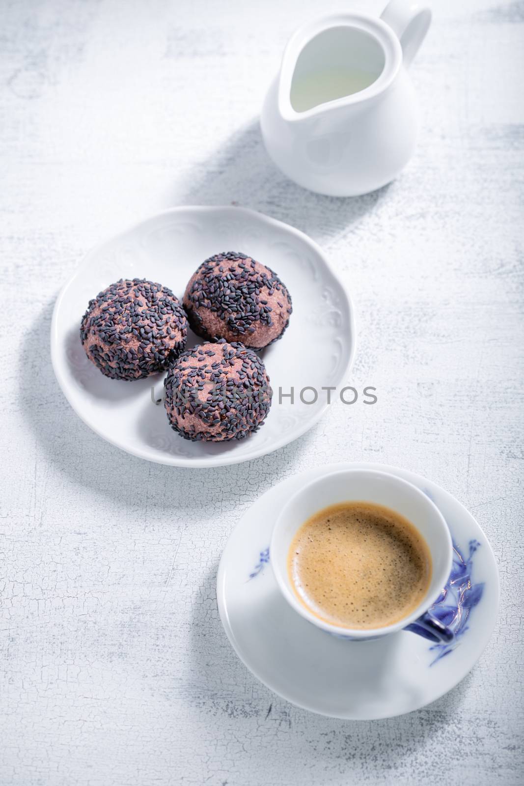 Almond cookies with chocolate and coffee. Gluten free flour.