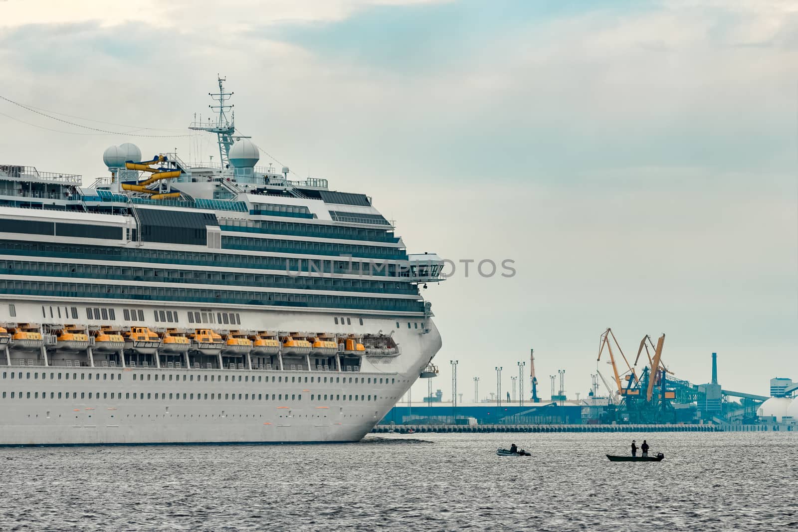 Large royal cruise liner by sengnsp