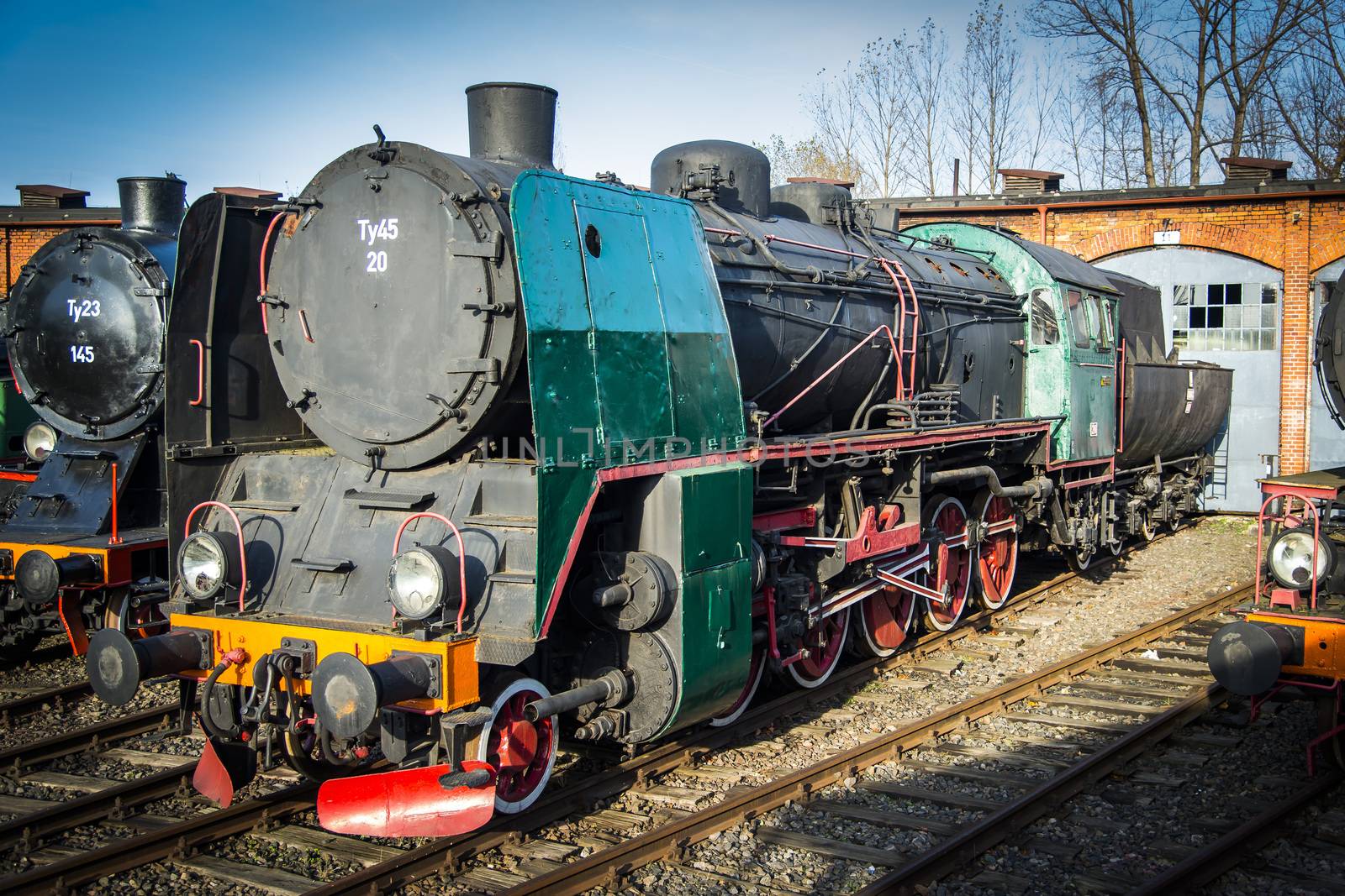 Old steam locomotive by furzyk73