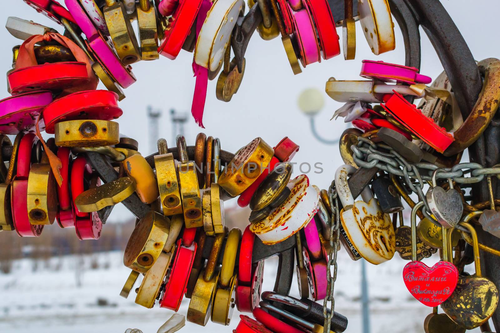 a lot of rust locks heart lock winter