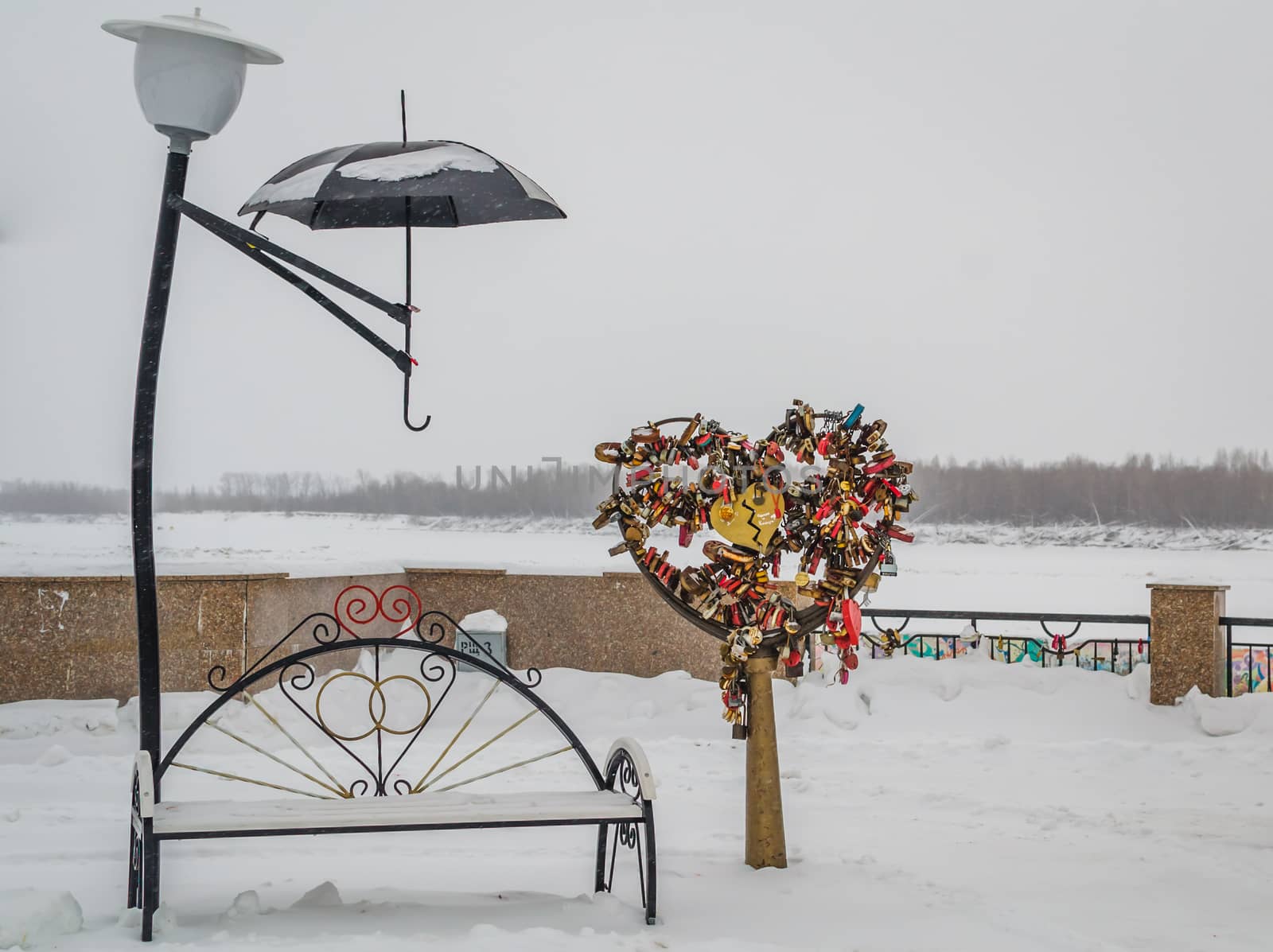 the image of a man with umbrella winter attractions to the Northern city of Nizhnevartovsk