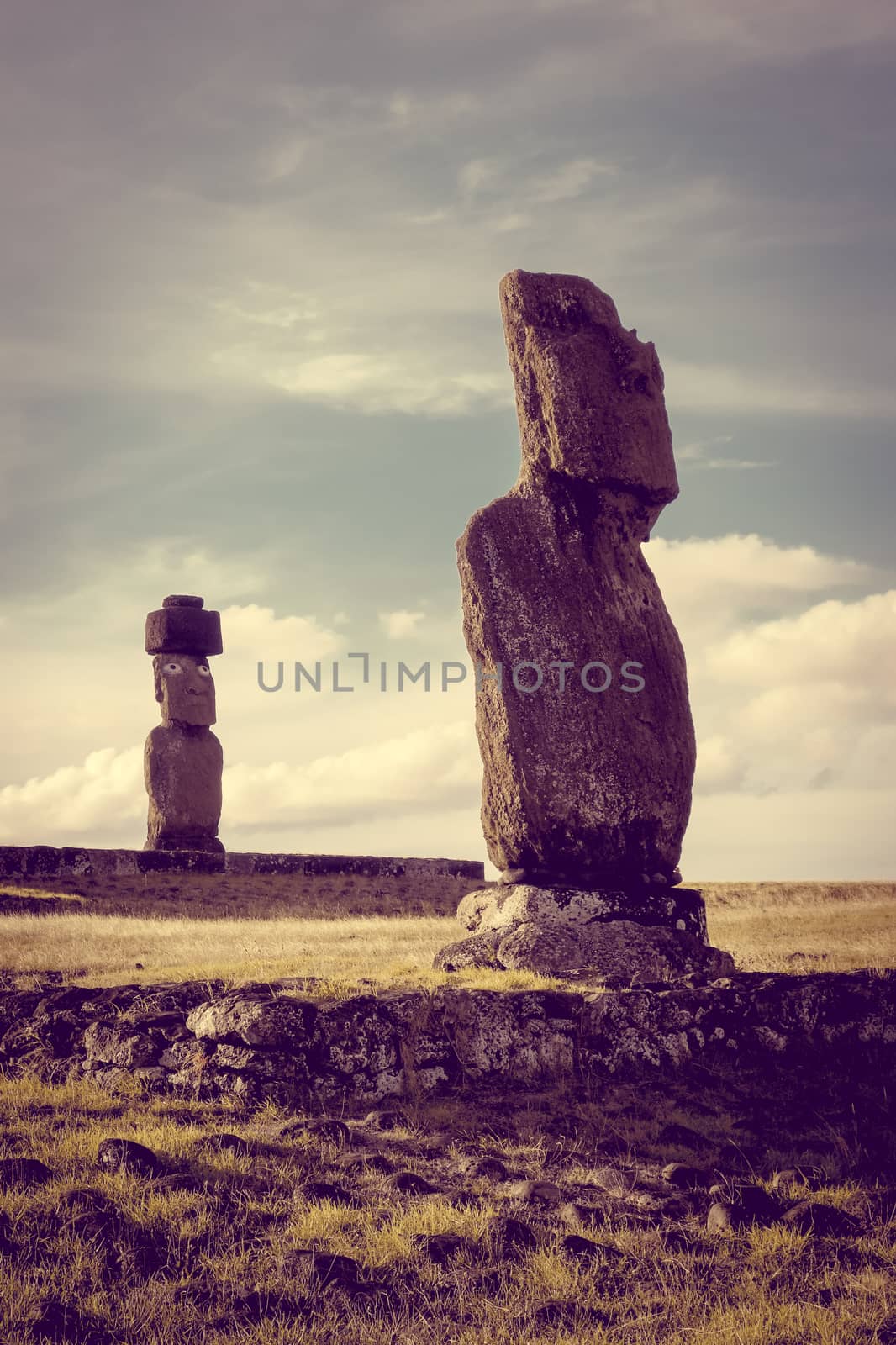 Moais statues, vai ure, easter island, Chile