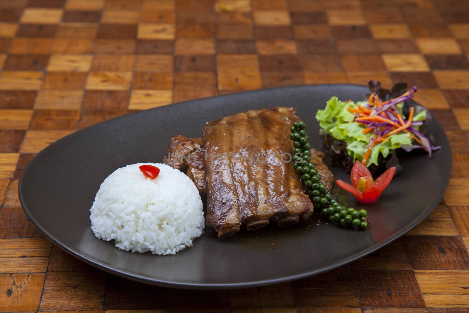 barbecued pork ribs with honey garlic sauce by jee1999