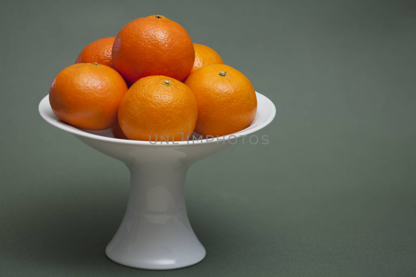 vase with mandarins by mrivserg