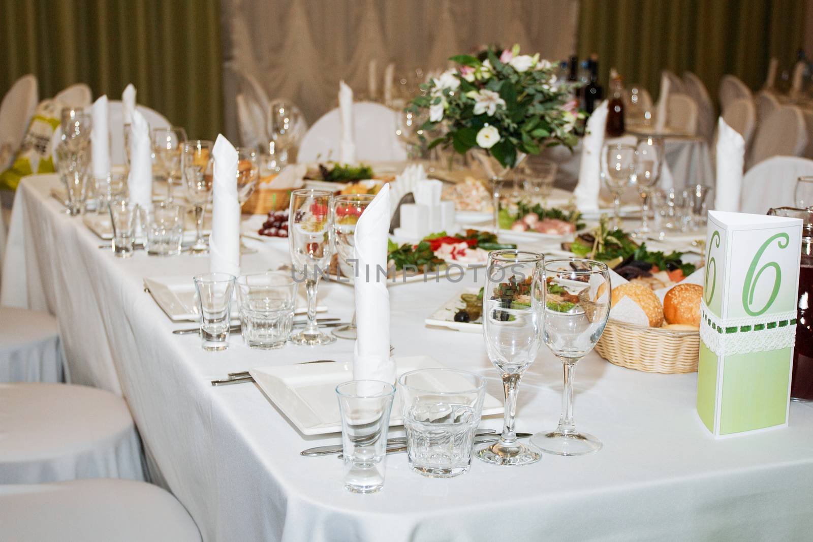 waiters poured into glasses of wine and champagne by 3KStudio