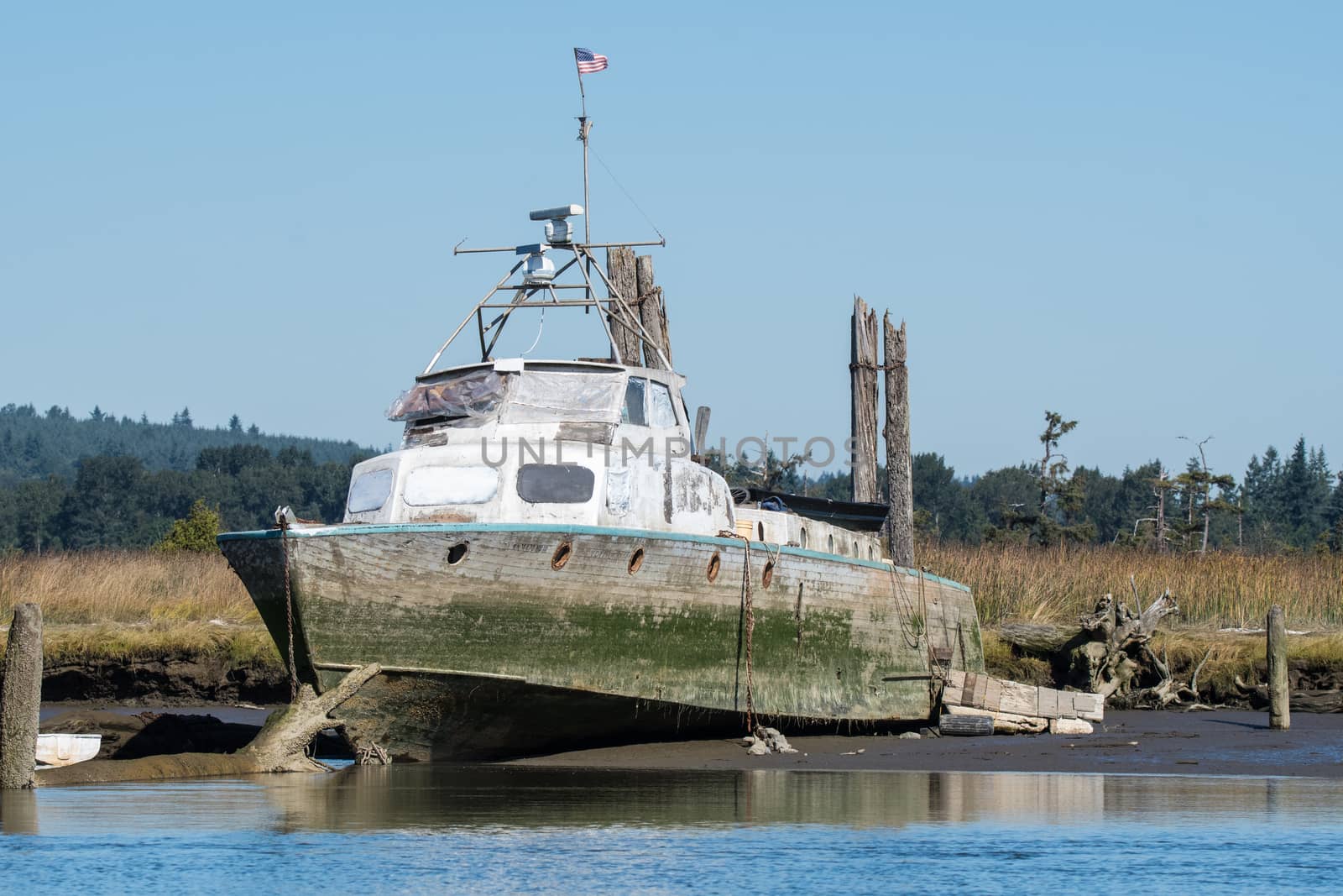 Derelict Vessel on Steamboat Slough by cestes001