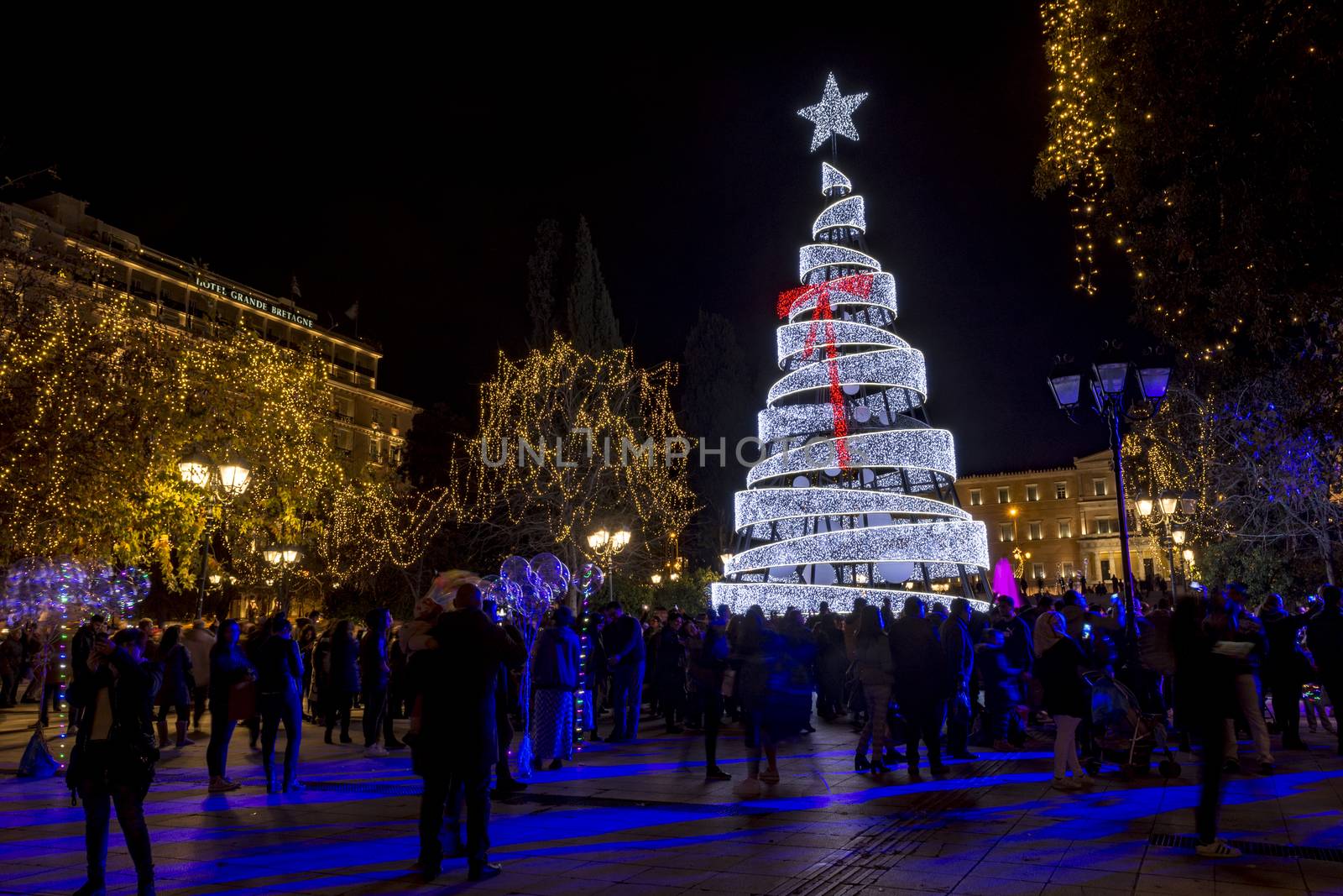 syntagma square with christmas tree_christmas 2017