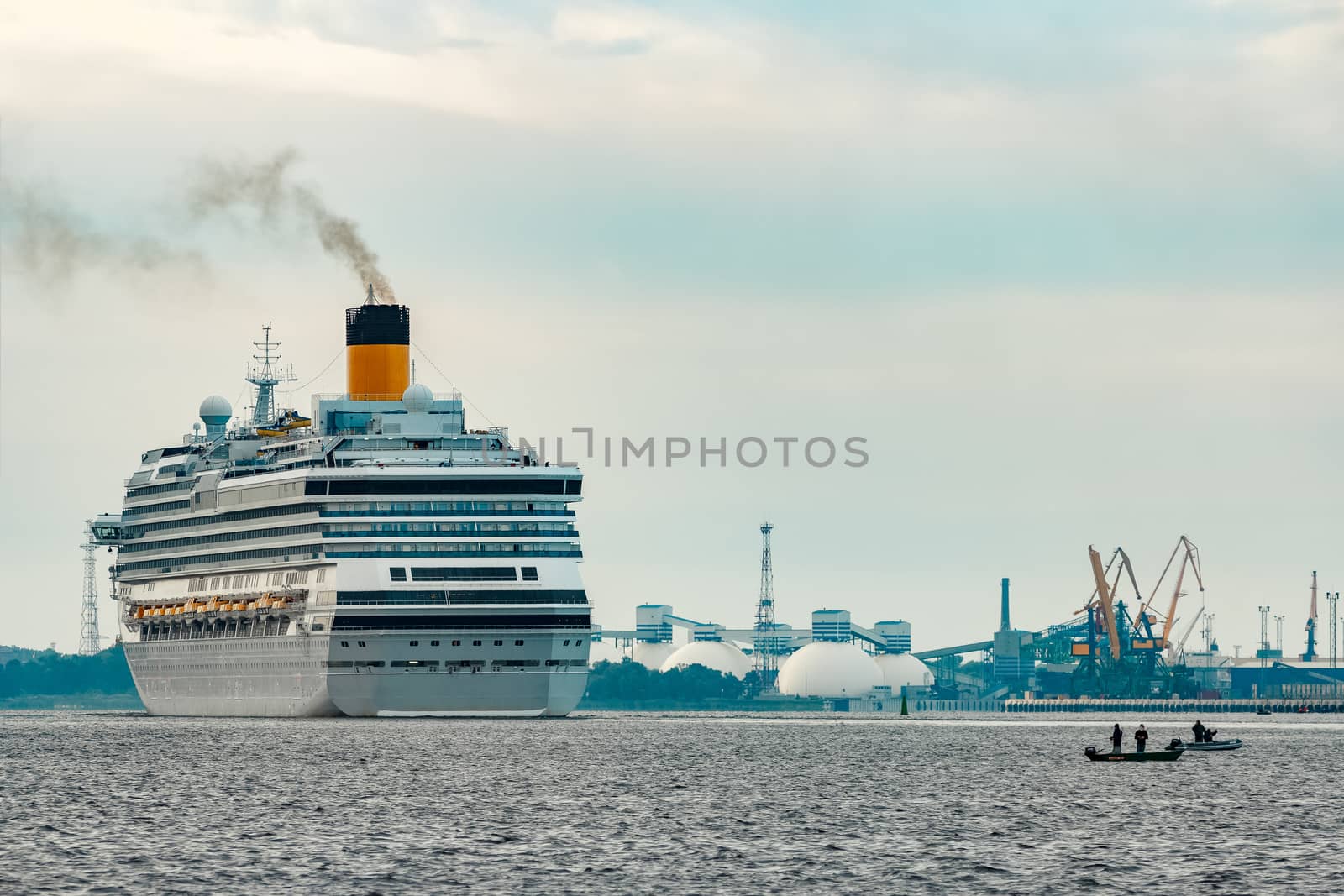 Large royal cruise liner by sengnsp