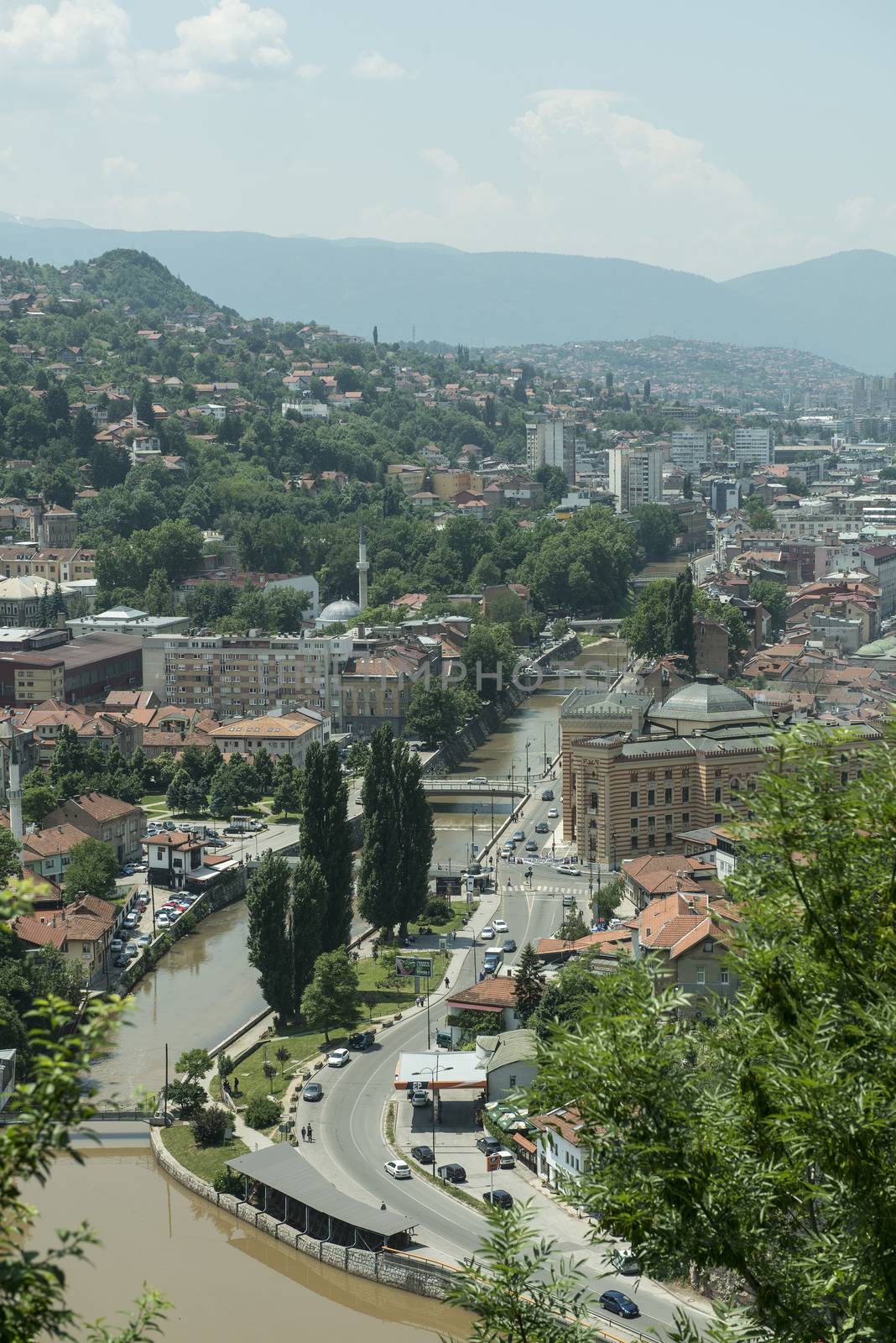 A panoramic view of Sarajevo by sergiodv
