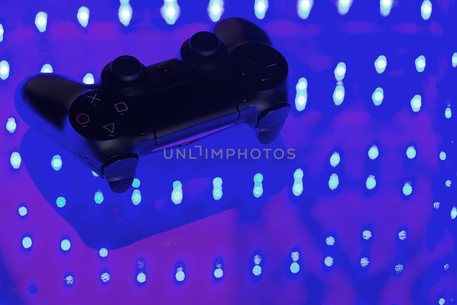 Game controller on illuminated by liwei12