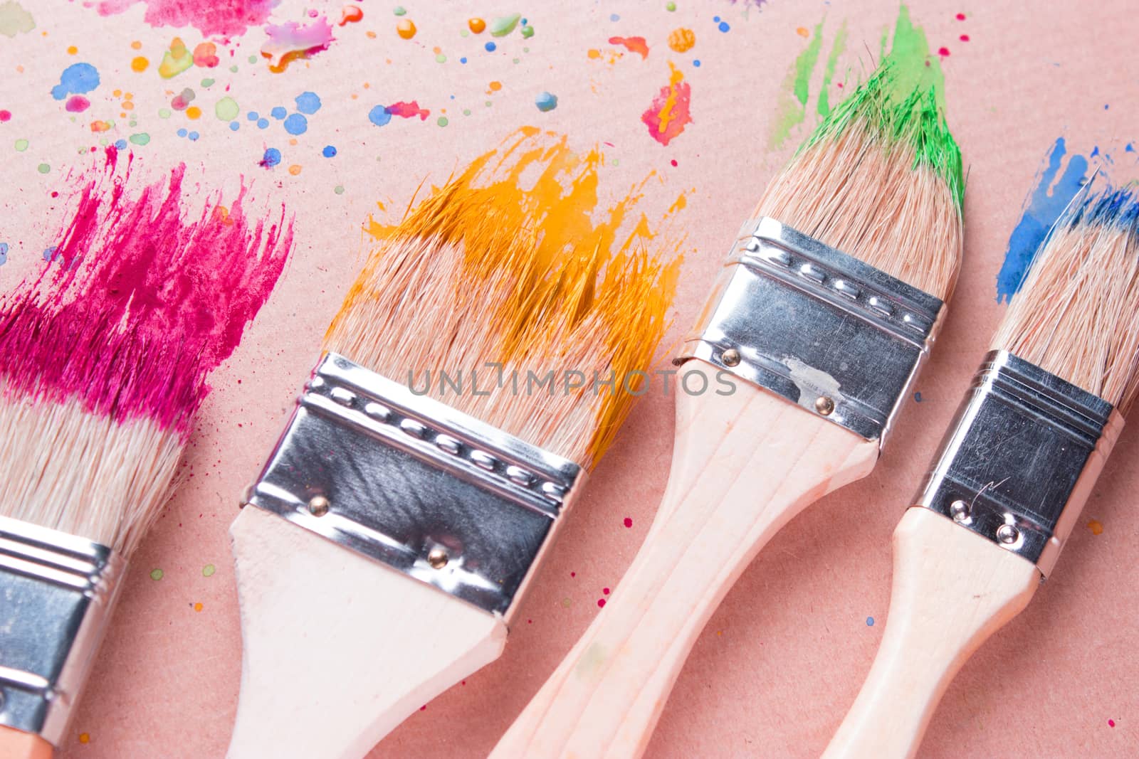 Different sizes paintbrushes by liwei12