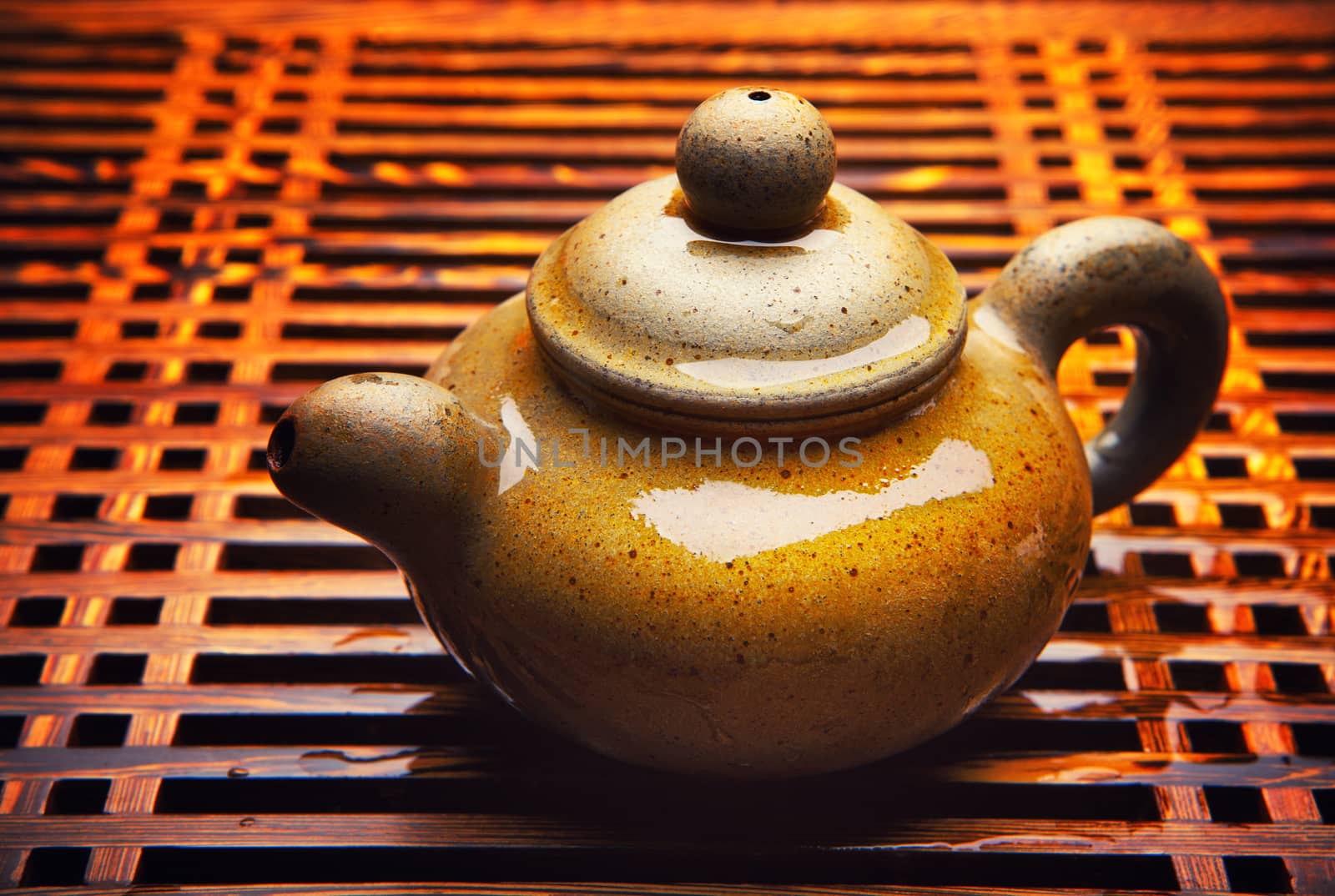 Chinese ceramic teapot studio by Jonicartoon