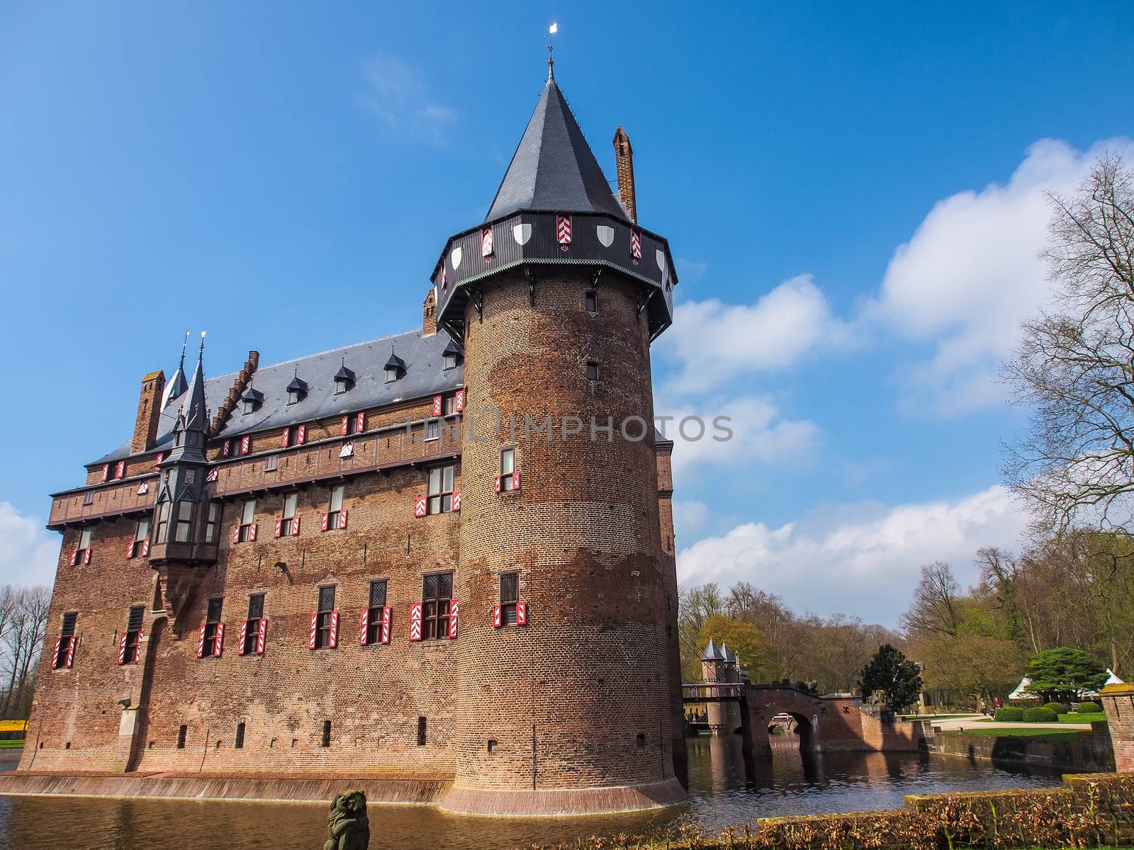 beautiful romantic Holland castle on water de Haar