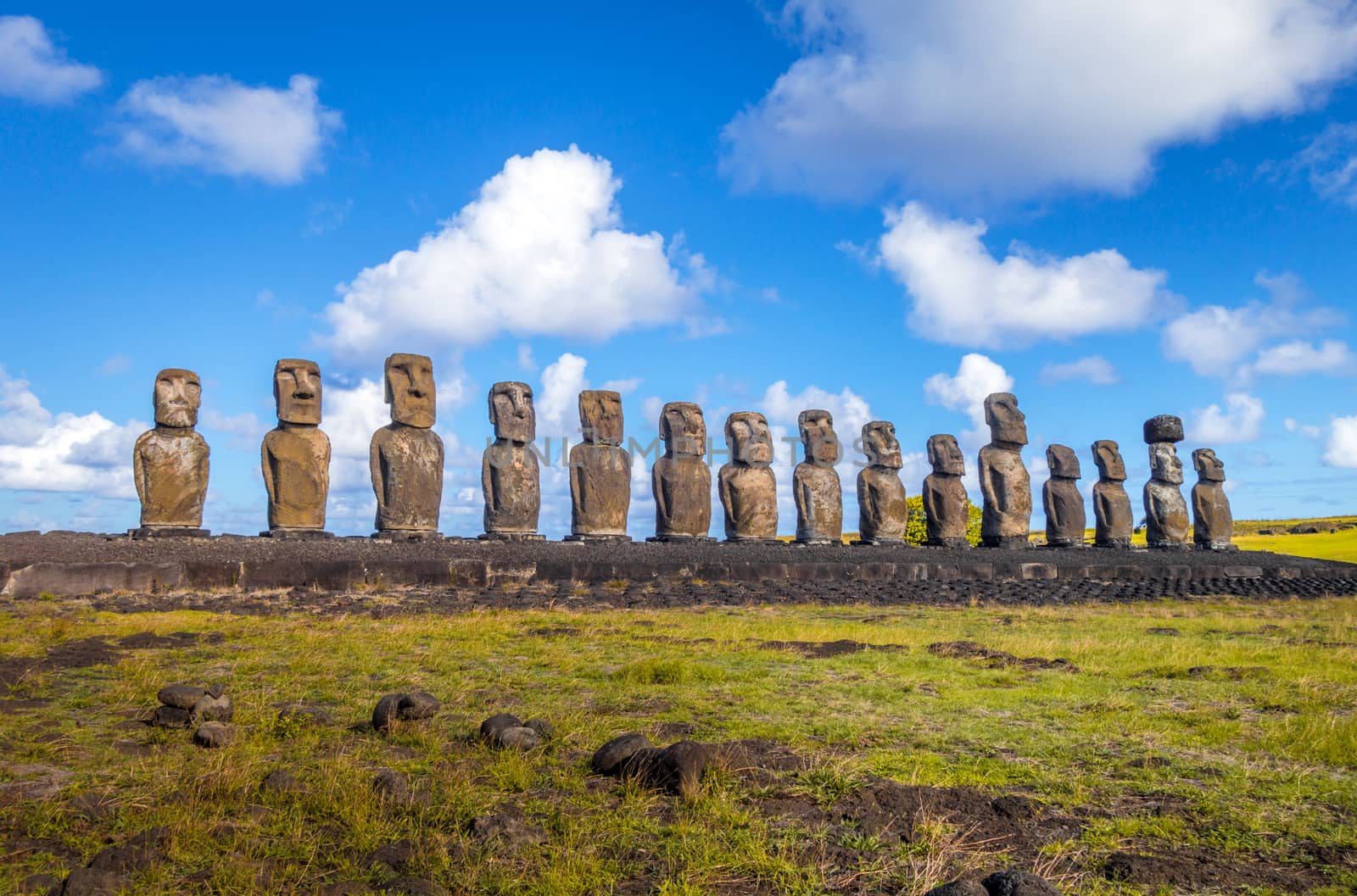 Moais statues, ahu Tongariki, easter island by daboost