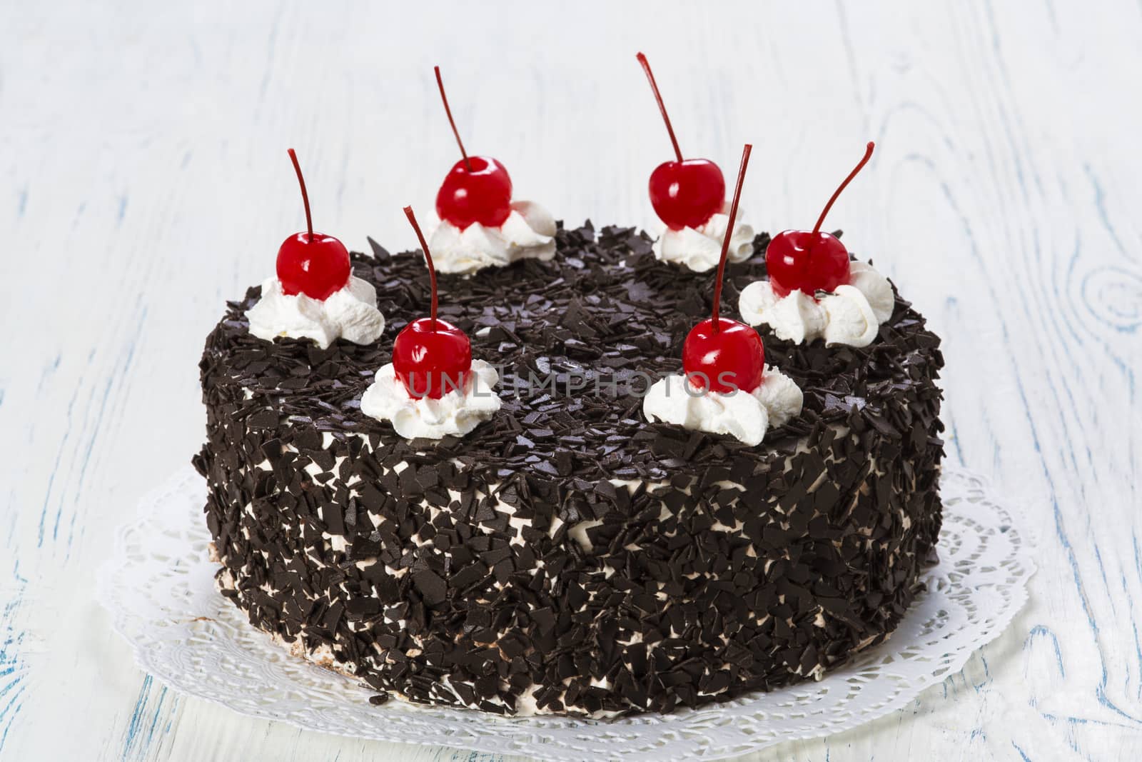 Chocolate cake with cherry  by kzen